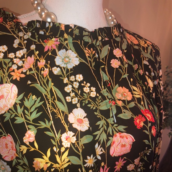 👗Loft FLORAL RUFFLE Split NECK Tie DRESS In BLACK - Picture 5 of 8